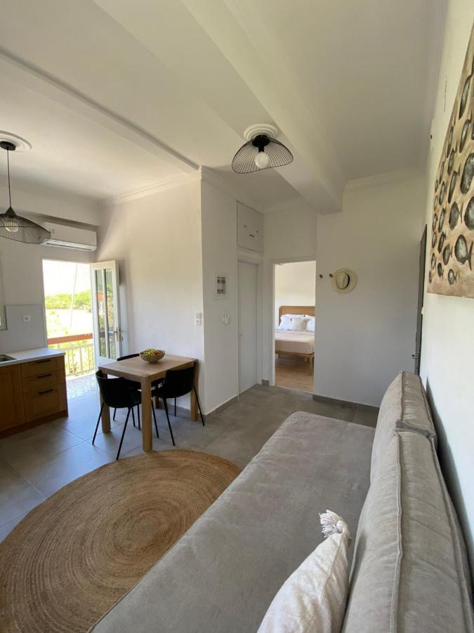 Thassa Beach Apartment No1 Leonidio Bagian luar foto