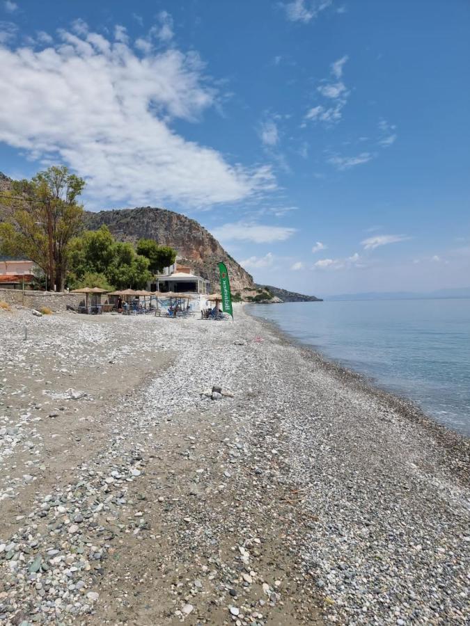 Thassa Beach Apartment No1 Leonidio Bagian luar foto