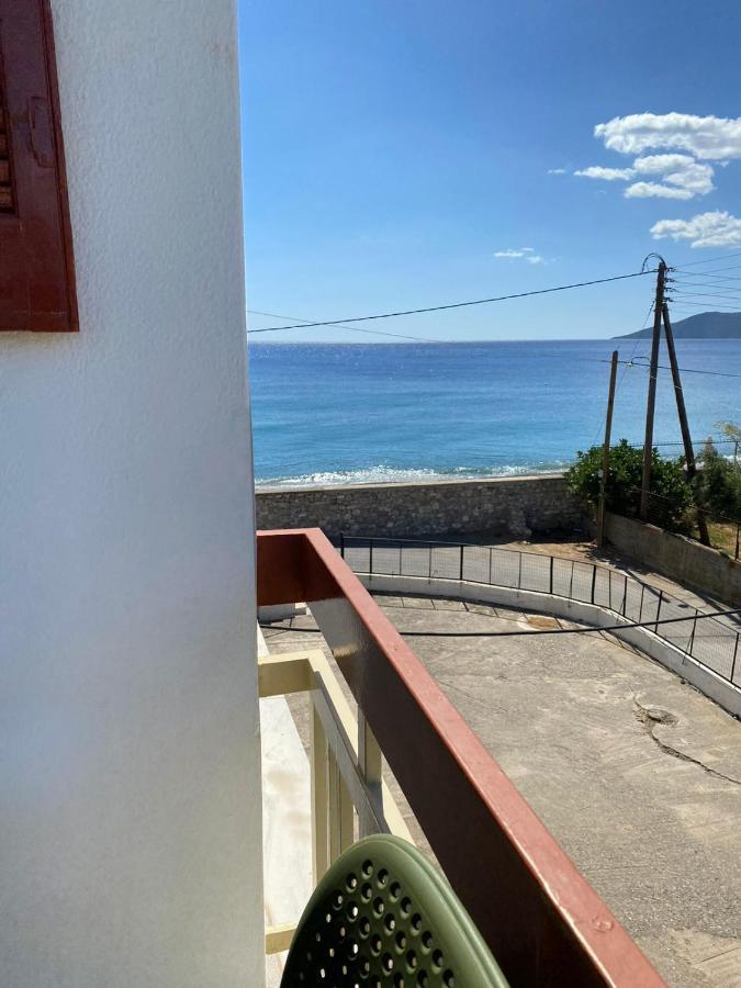 Thassa Beach Apartment No1 Leonidio Bagian luar foto