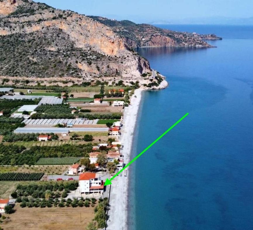 Thassa Beach Apartment No1 Leonidio Bagian luar foto